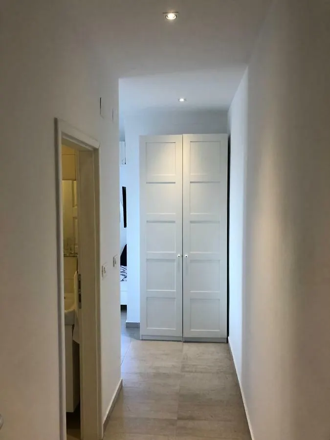 Buga Apartment In Center Of 말리로시니