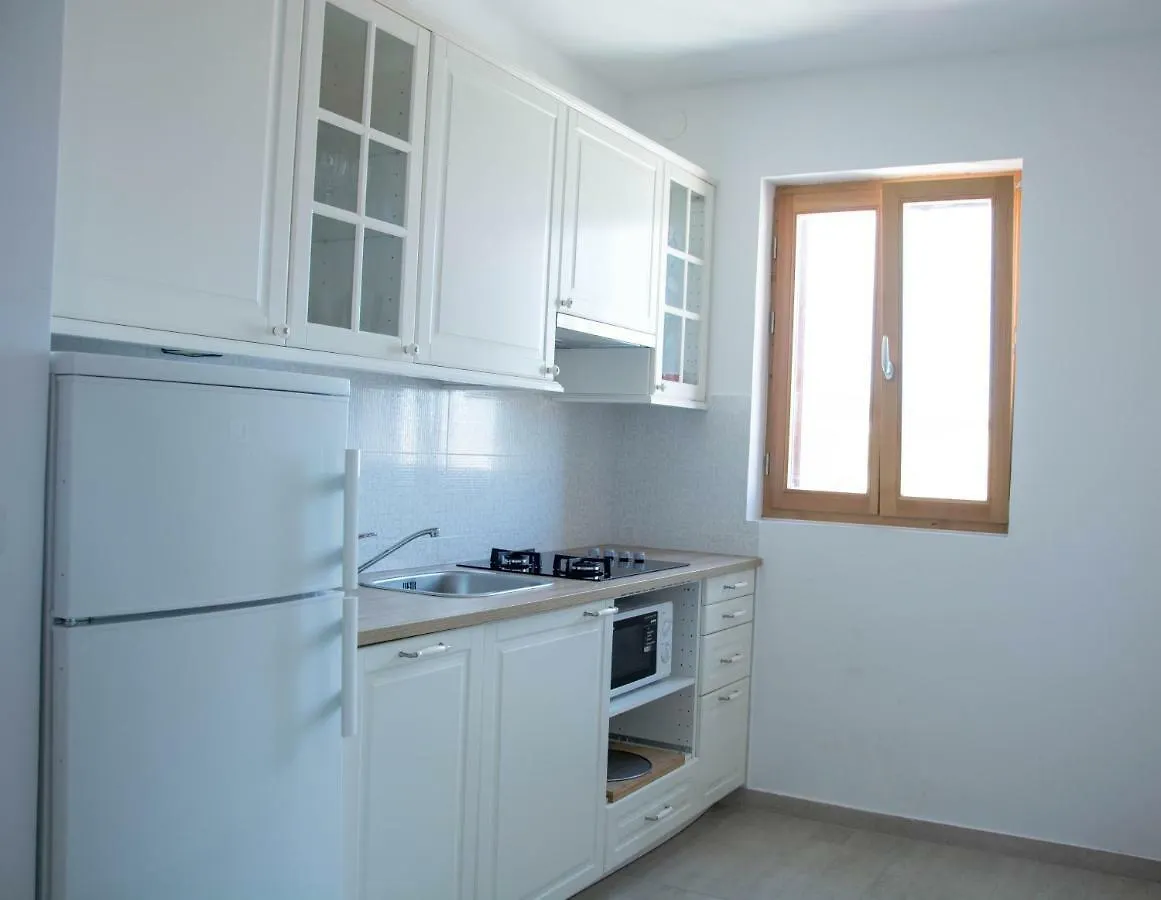 Buga Apartment In Center Of 말리로시니